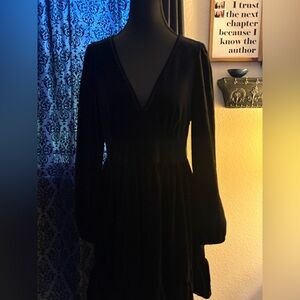 Black Velour Long Sleeve Midi Dress | V-Neck | Size M